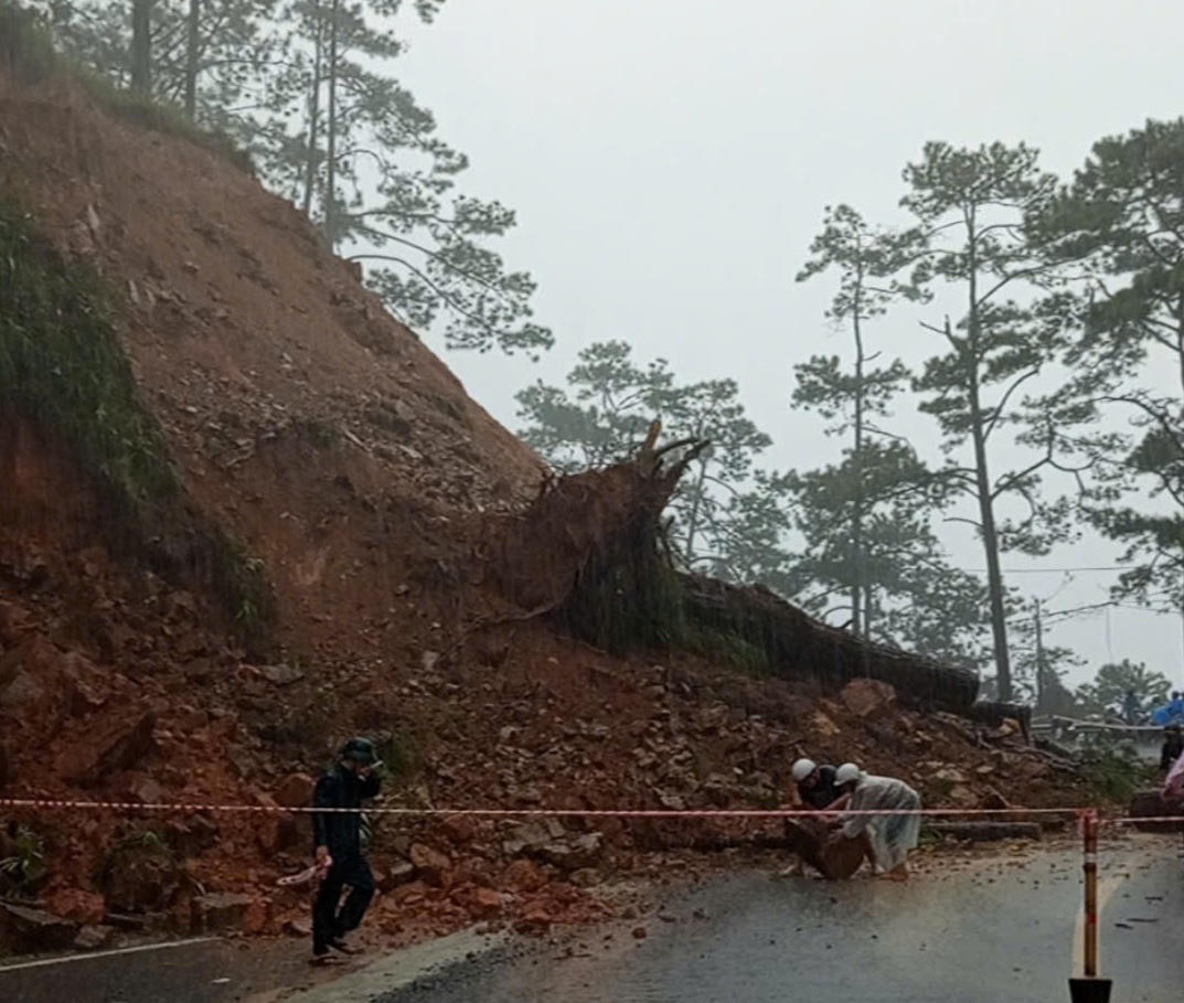 Lâm Đồng cấm phương tiện qua đèo D’ran