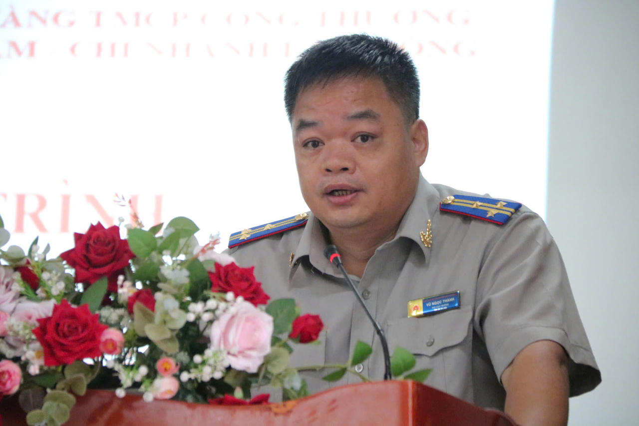 Cục THADS Lâm Đồng tặng quà gia đình chính sách, học sinh nghèo 