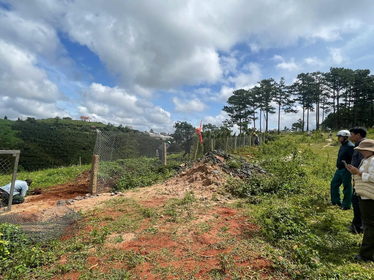 Đặt bẫy kim tiêm trên diện tích lấn chiếm đất rừng 