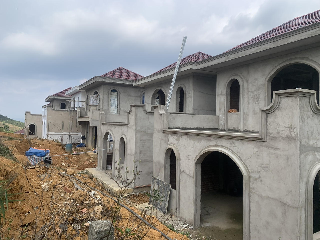 Vụ 17 nhà liền kề xây không phép ở Lâm Đồng: Khiển trách, phê bình loạt cán bộ 