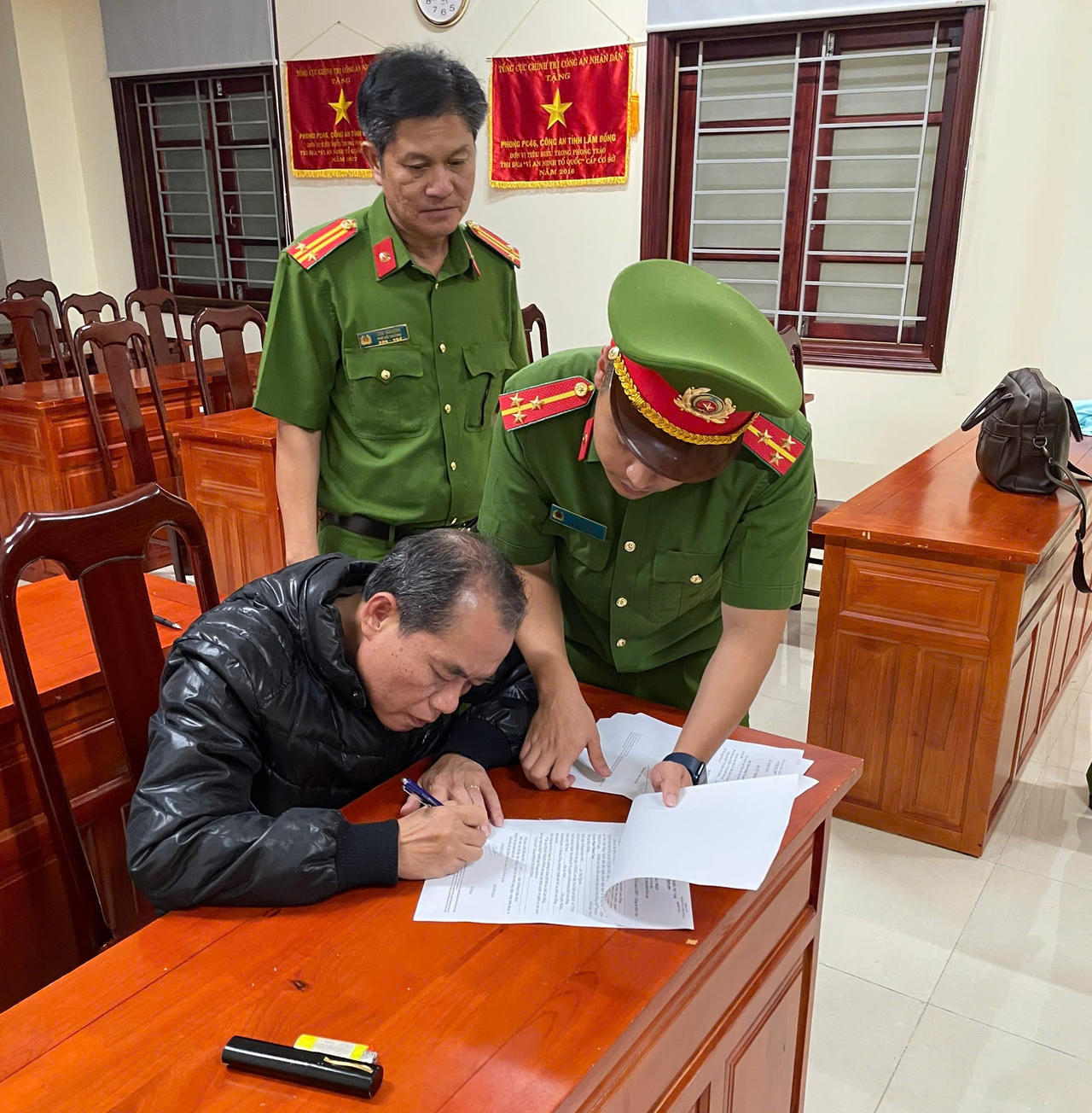 Khởi tố Chánh văn phòng Sở TNMT Lâm Đồng