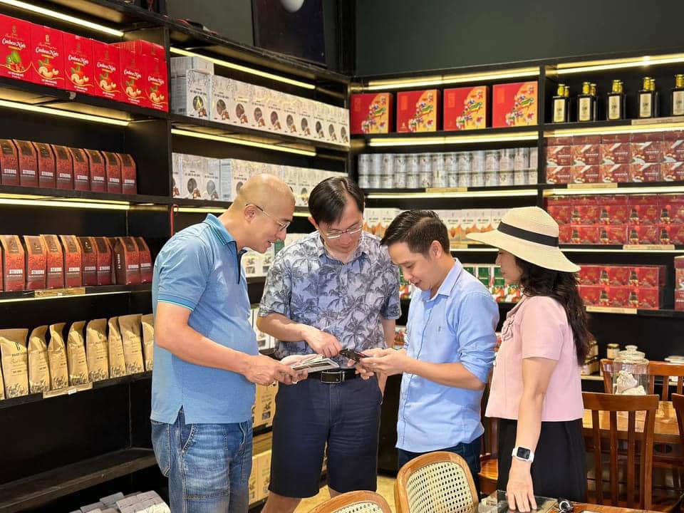 Khát vọng cà phê Tây Nguyên - Bài 5: 'Bắt tay' nông dân đưa Enjoy Coffee vươn ra thế giới