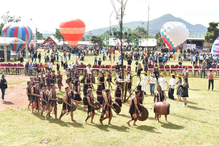 Hấp dẫn Tuần lễ Hoa dã quỳ - núi lửa Chư Đang Ya năm 2024