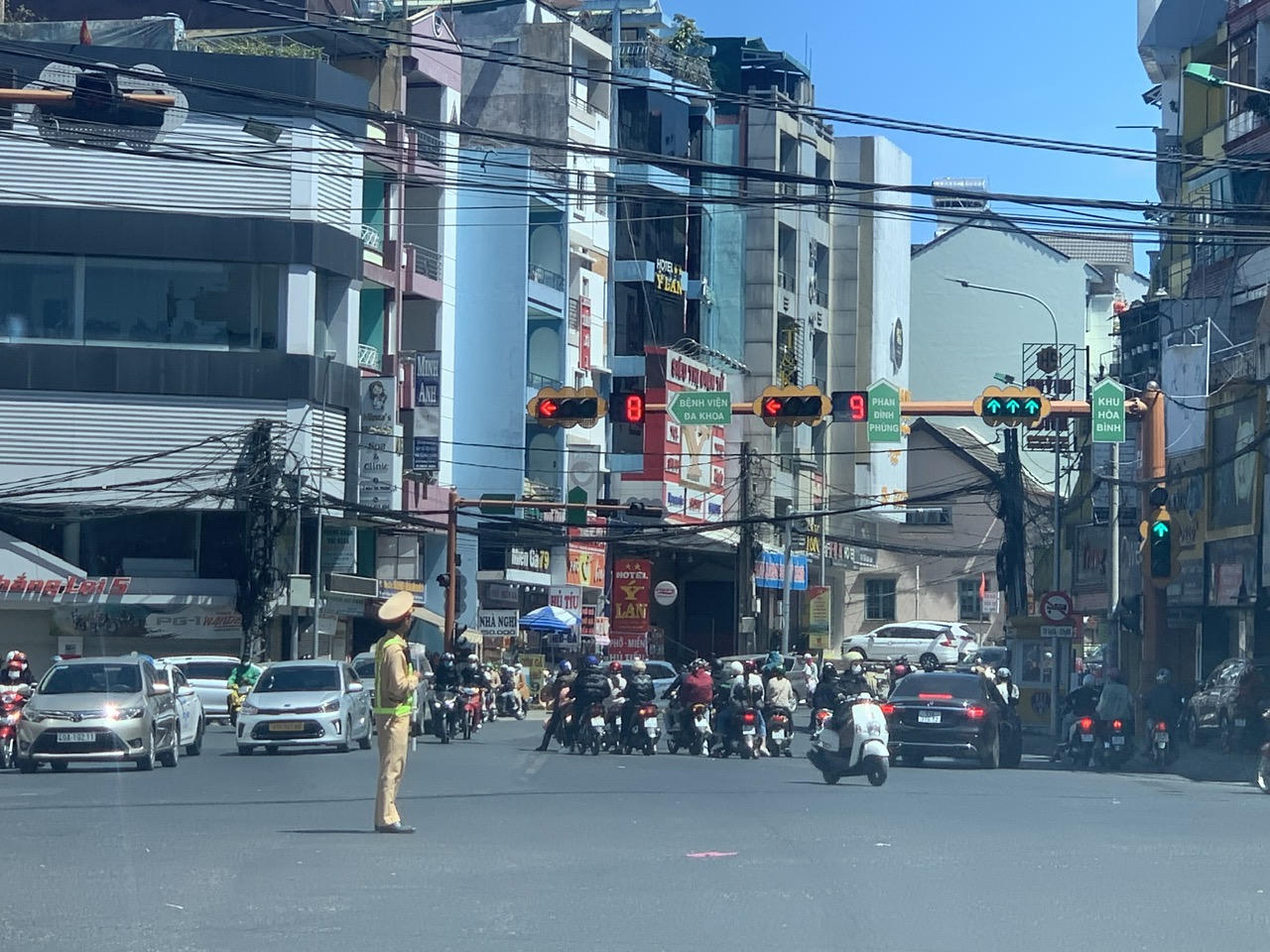 Cấm nhiều tuyến đường quanh hồ Xuân Hương, bố trí 6 bãi xe phục vụ Festival Hoa Đà Lạt