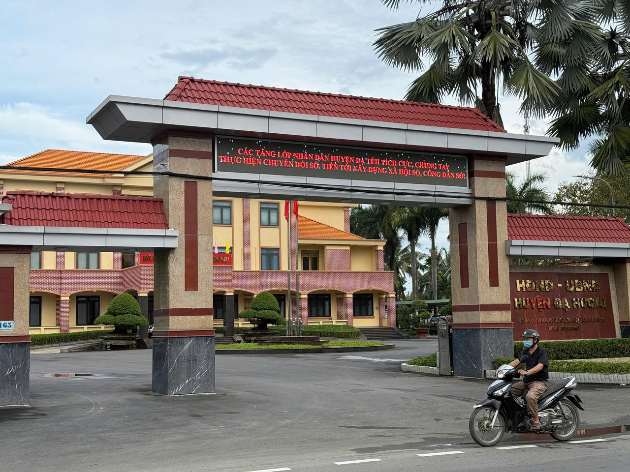 Sau sáp nhập, thị trấn Đạ Tẻh thành Trung tâm hành chính 3 huyện của tỉnh Lâm Đồng