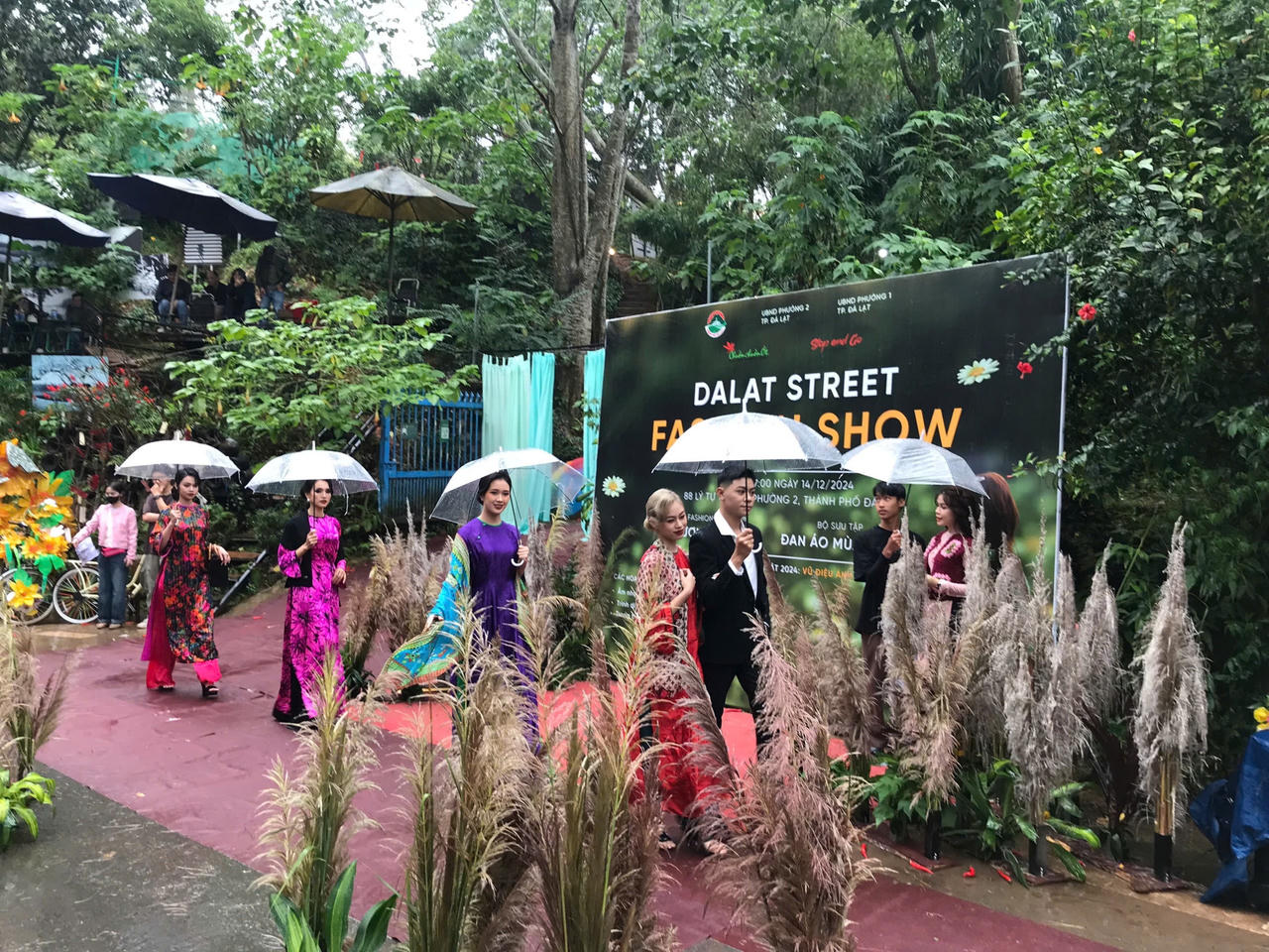 Trình diễn thời trang “Đan áo mùa xuân” trên cung đường nghệ thuật Đà Lạt