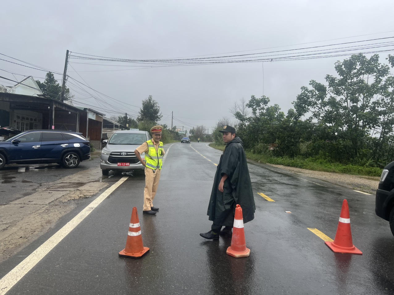 Đèo Khánh Lê nối Khánh Hoà - Lâm Đồng sạt lở, giao thông chia cắt