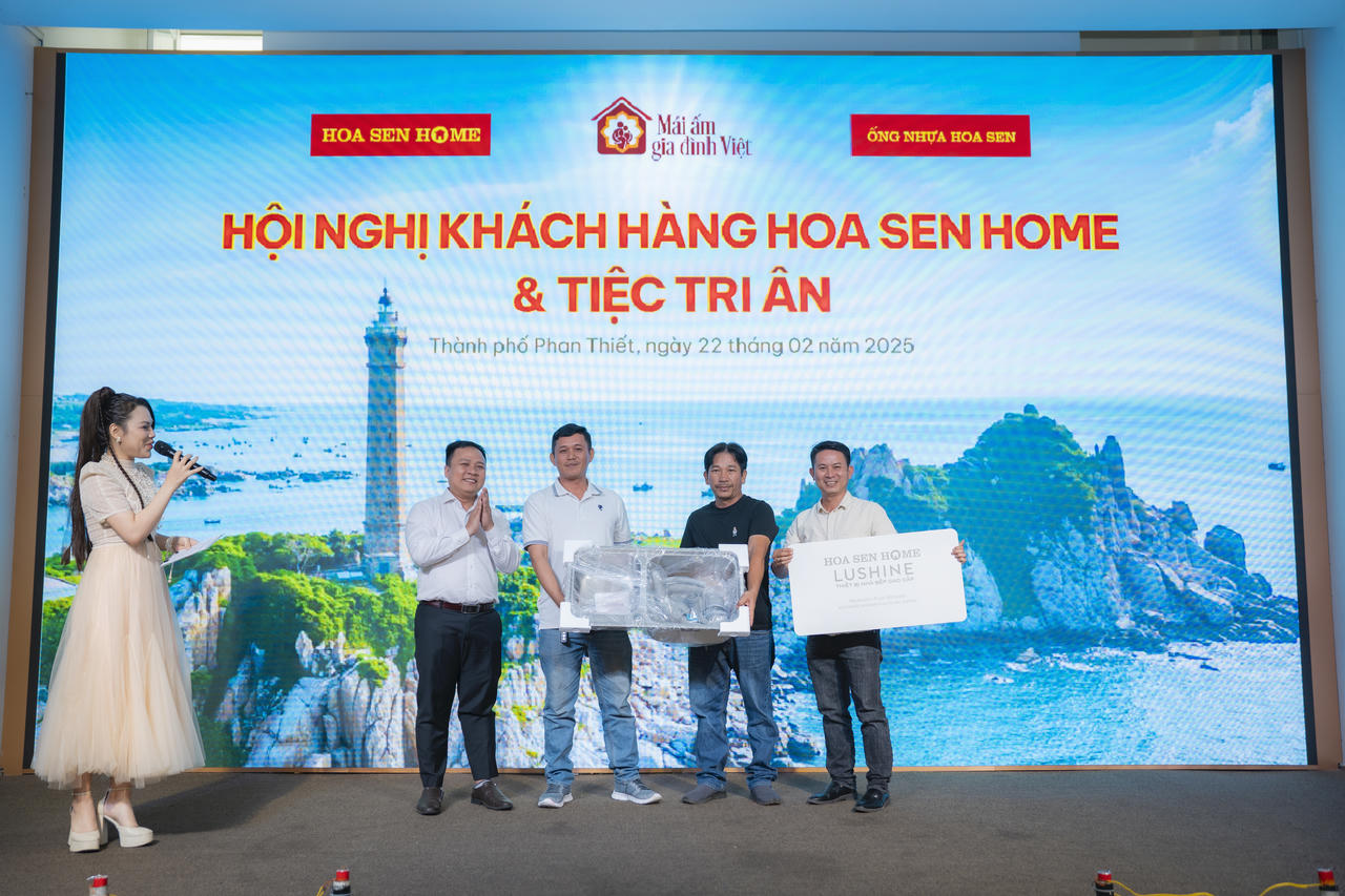 Hàng nghìn lượt khách tham quan, mua sắm tại gian hàng Hoa Sen Home Phan Thiết