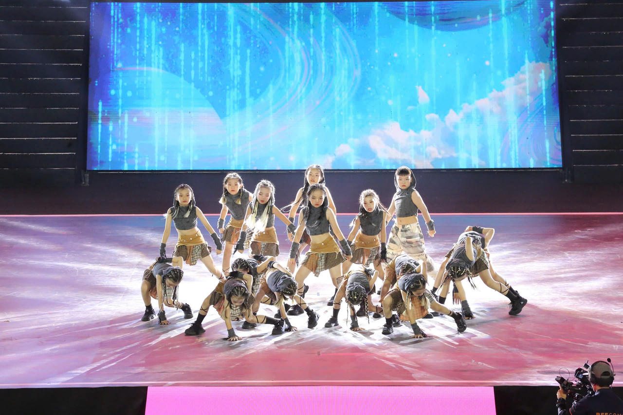 Sôi động Chung kết Bảng Phong trào mở rộng Dalat Best Dance Crew 2025 – Hoa Sen Home International Cup