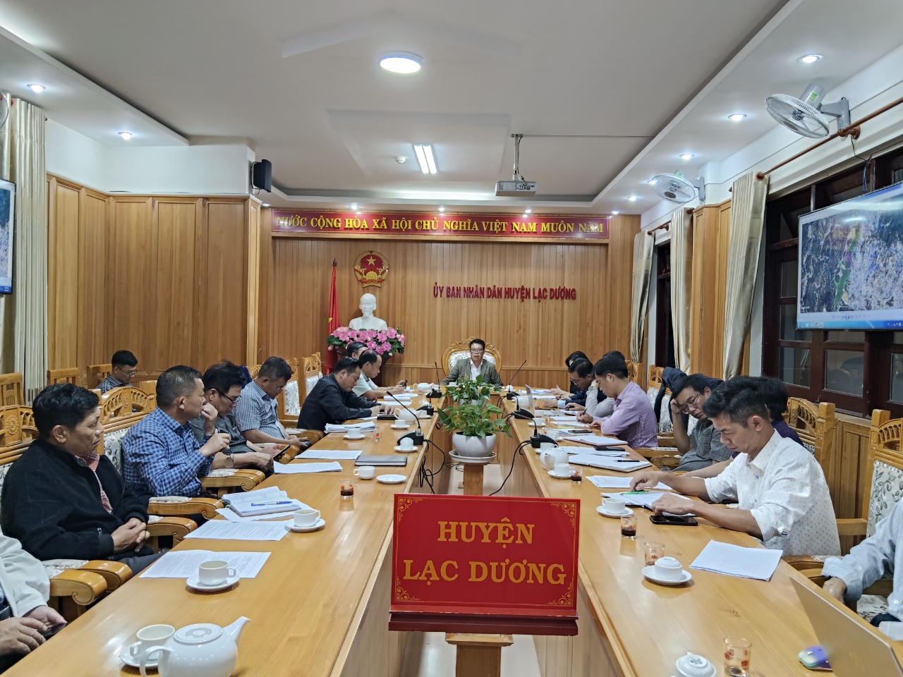 Lâm Đồng yêu cầu xử lý ngay tình trạng rác thải trôi về hồ Đan Kia