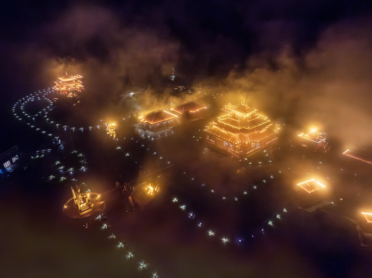 Chạm nguồn năng lượng tinh khiết về đêm tại Samten Hills Dalat