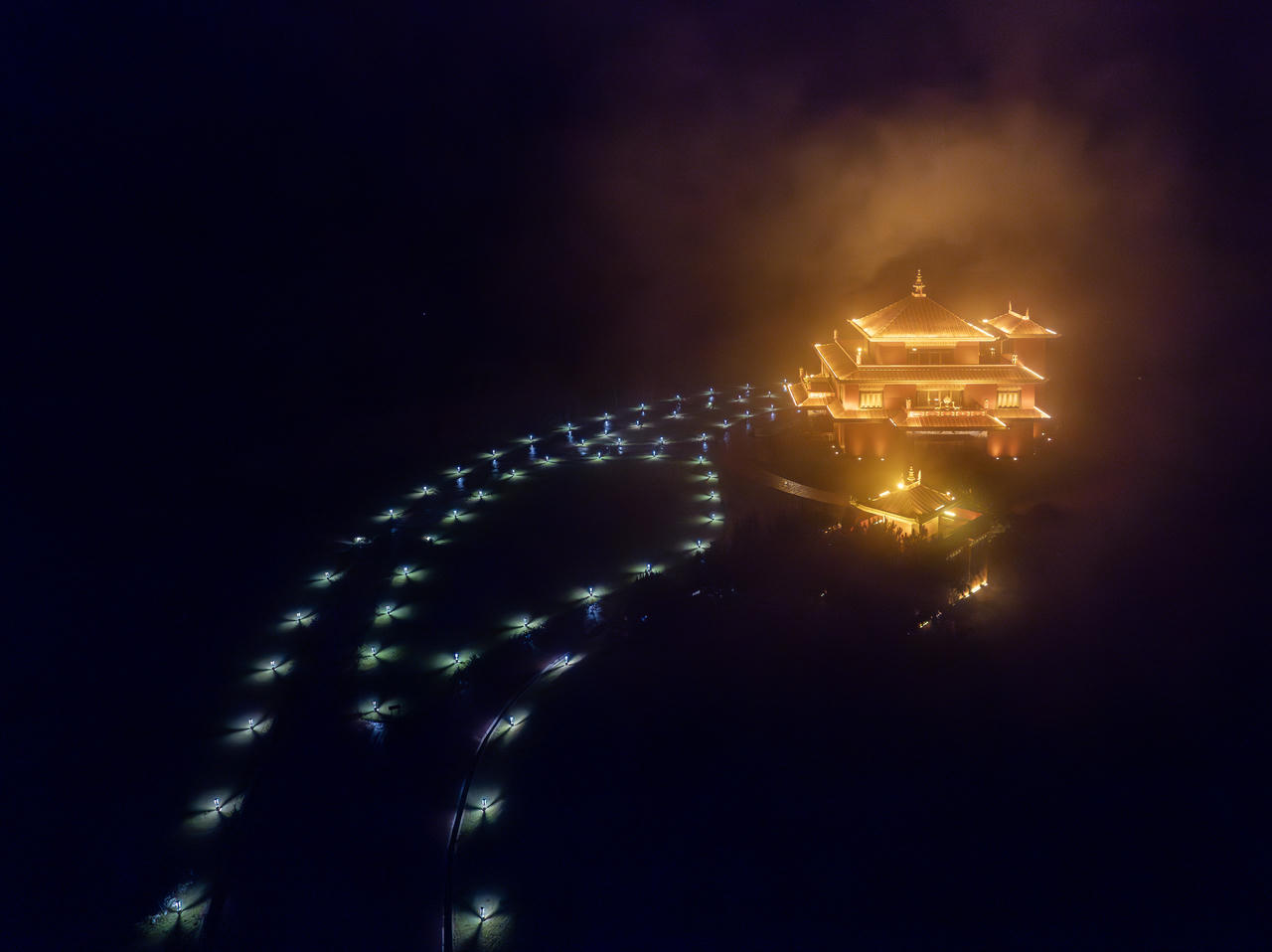 Cảm nhận năng lượng tinh khiết, giải phóng âu lo tại đêm Samten Hills Dalat