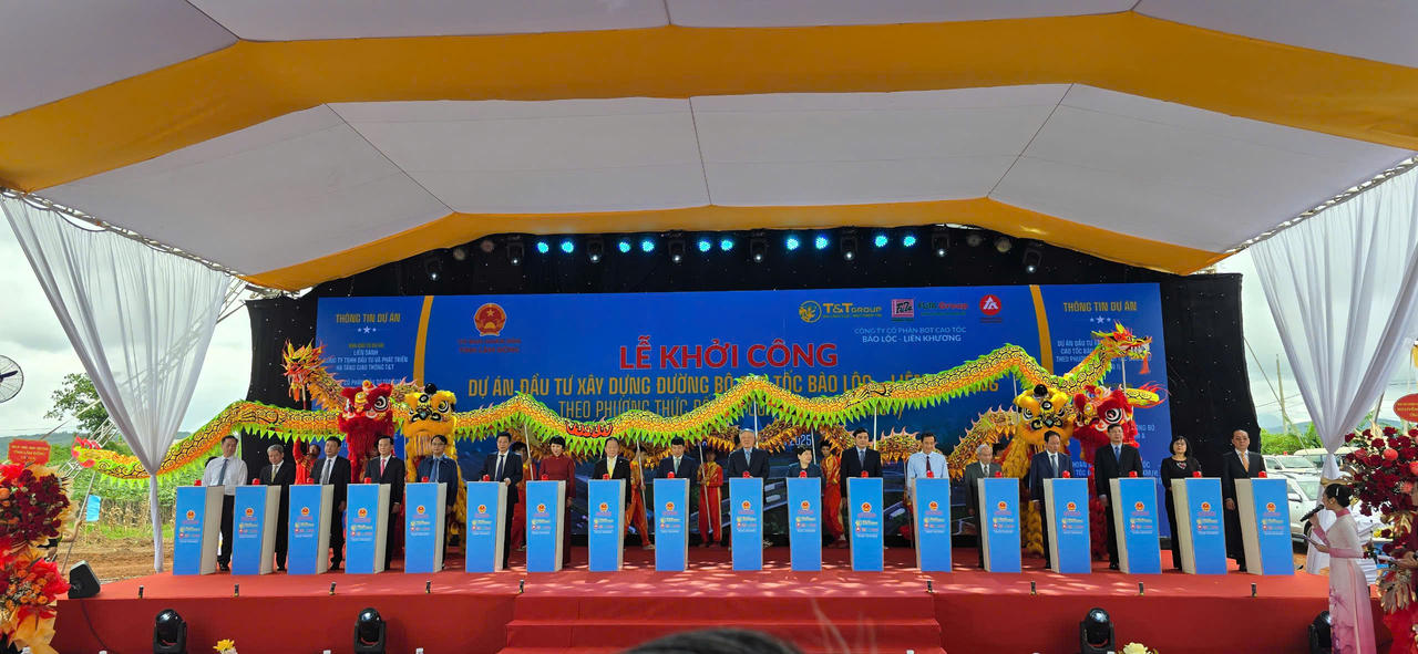 Phó Thủ tướng Thường trực Nguyễn Hoà Bình dự Lễ khởi công cao tốc Bảo Lộc – Liên Khương