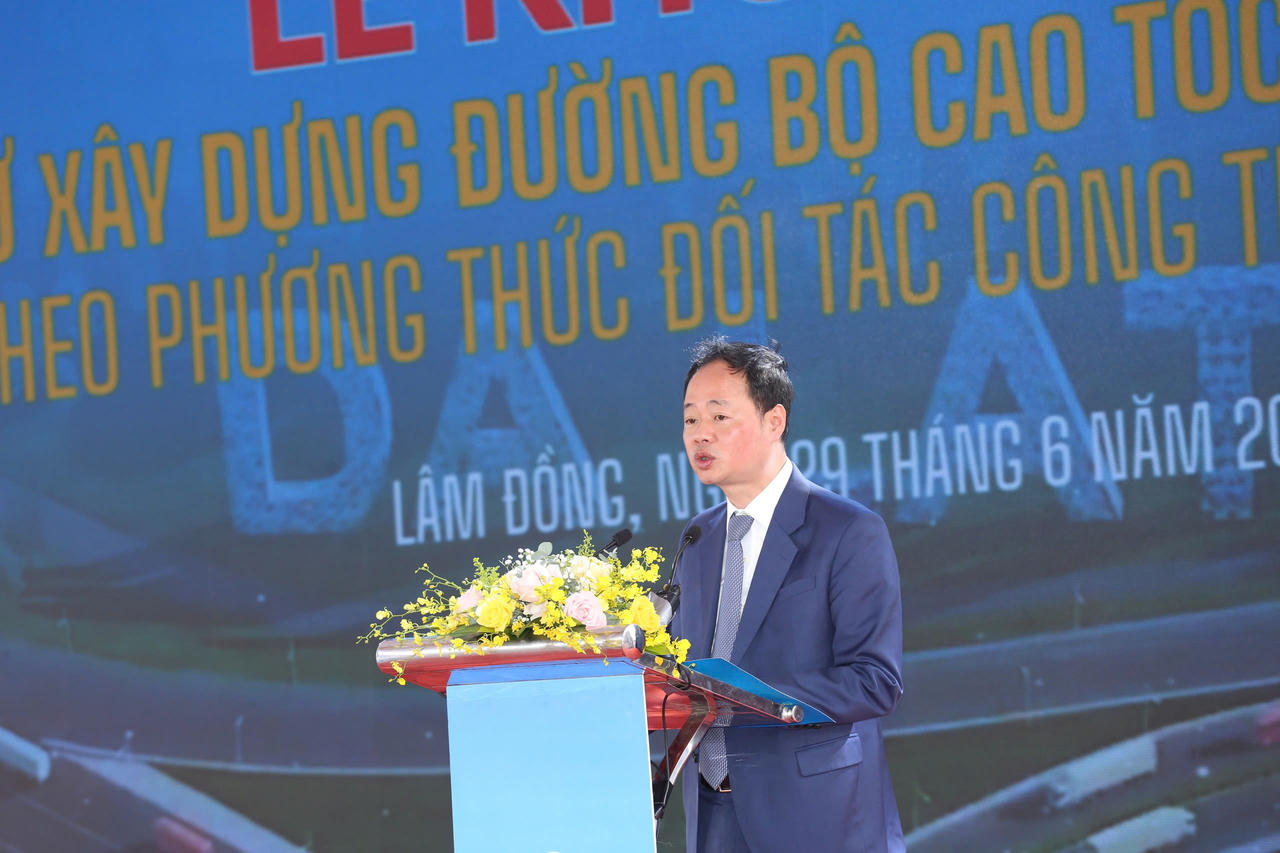 Phó Thủ tướng Thường trực Nguyễn Hoà Bình dự Lễ khởi công cao tốc Bảo Lộc – Liên Khương