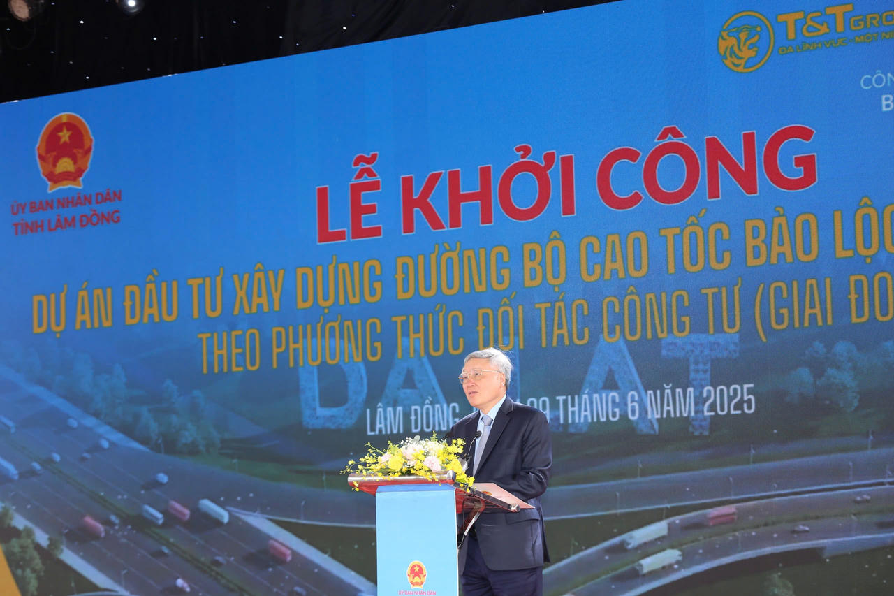 Phó Thủ tướng Thường trực Nguyễn Hoà Bình dự Lễ khởi công cao tốc Bảo Lộc – Liên Khương