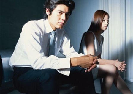 Phát hiện chồng “gay”, vợ lùng sục dọa tố cáo