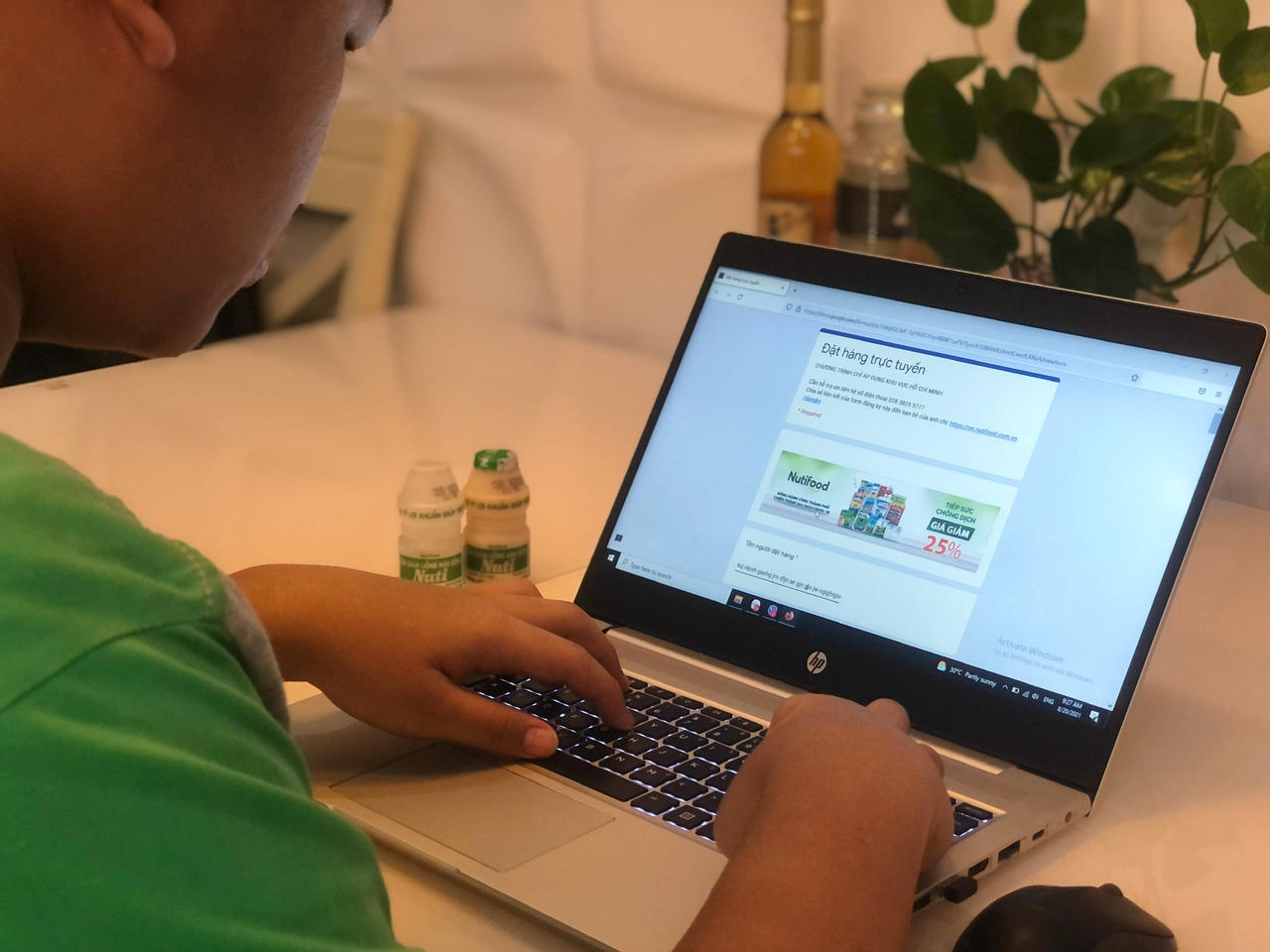 Nutifood dành hơn 20 tỷ đồng cho chương trình "Mua sữa giảm sâu – giao hàng tận nơi"