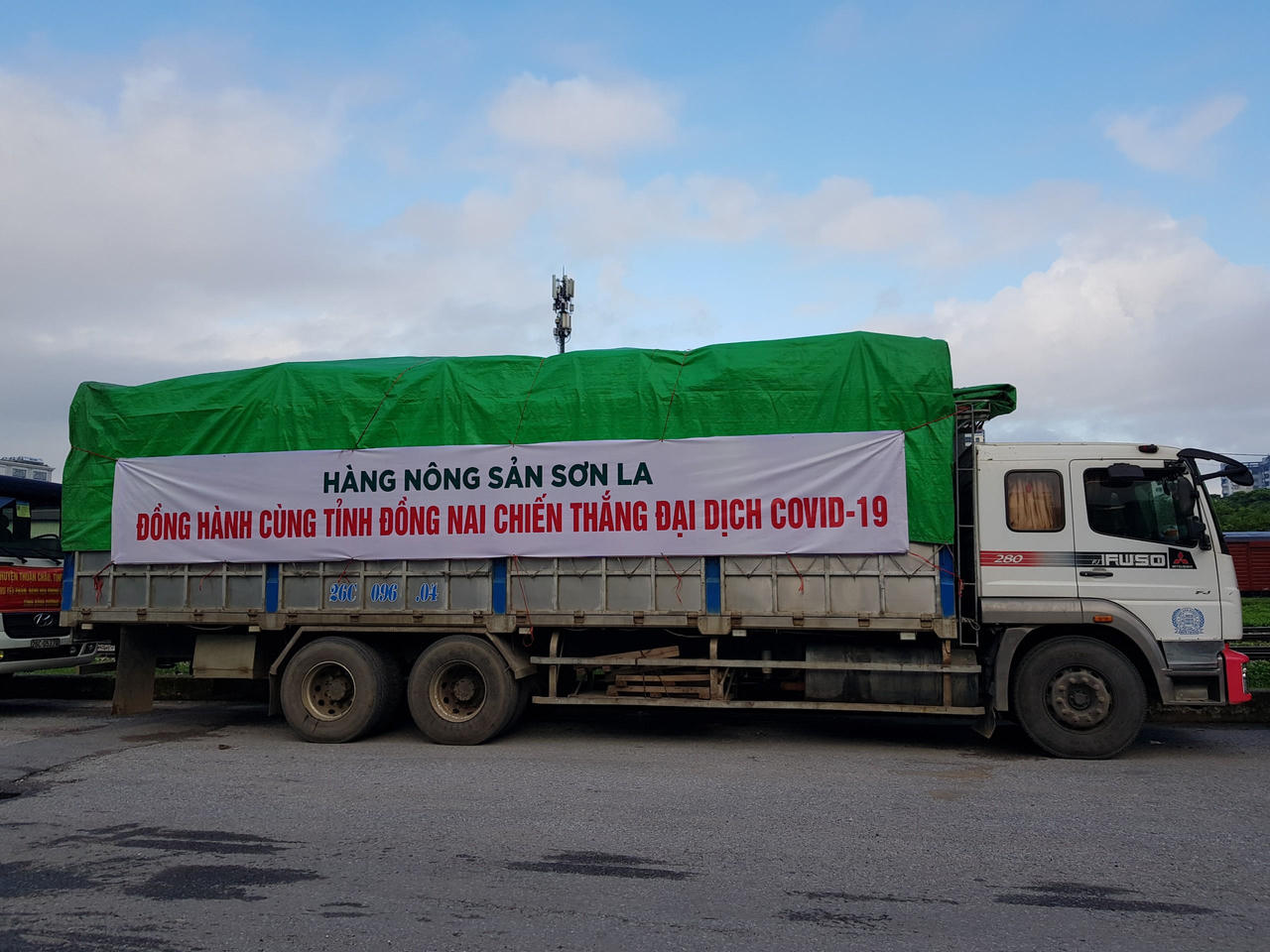 Đường sắt vận chuyển 300 tấn hàng hoá Sơn La, Bắc Kạn hỗ trợ miền Nam chống dịch