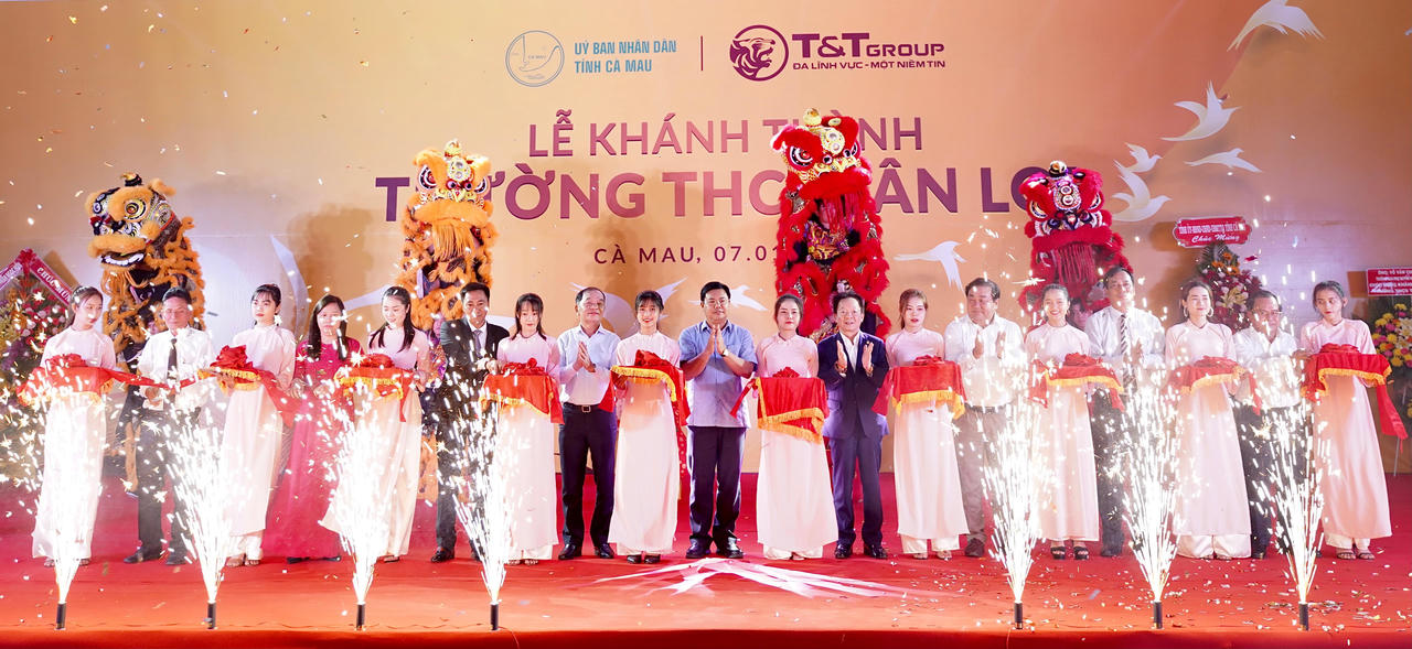 T&T Group hỗ trợ 3,5 tỷ đồng giúp học sinh nghèo học giỏi tỉnh Hà Tĩnh vào đại học