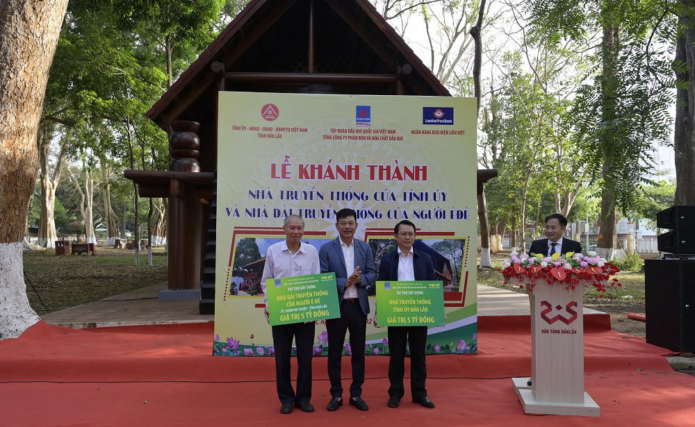 PVFCCo xây đường, trường, nhà truyền thống cho dân nhân dịp 20 năm thành lập