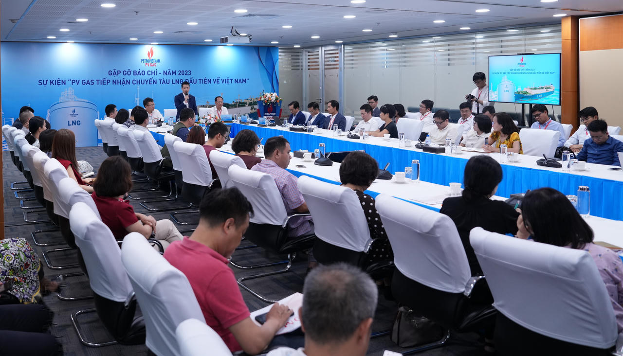 Đằng sau chuyến tàu chở khí LNG trị giá 800 tỷ đồng đầu tiên sắp cập bến Việt Nam