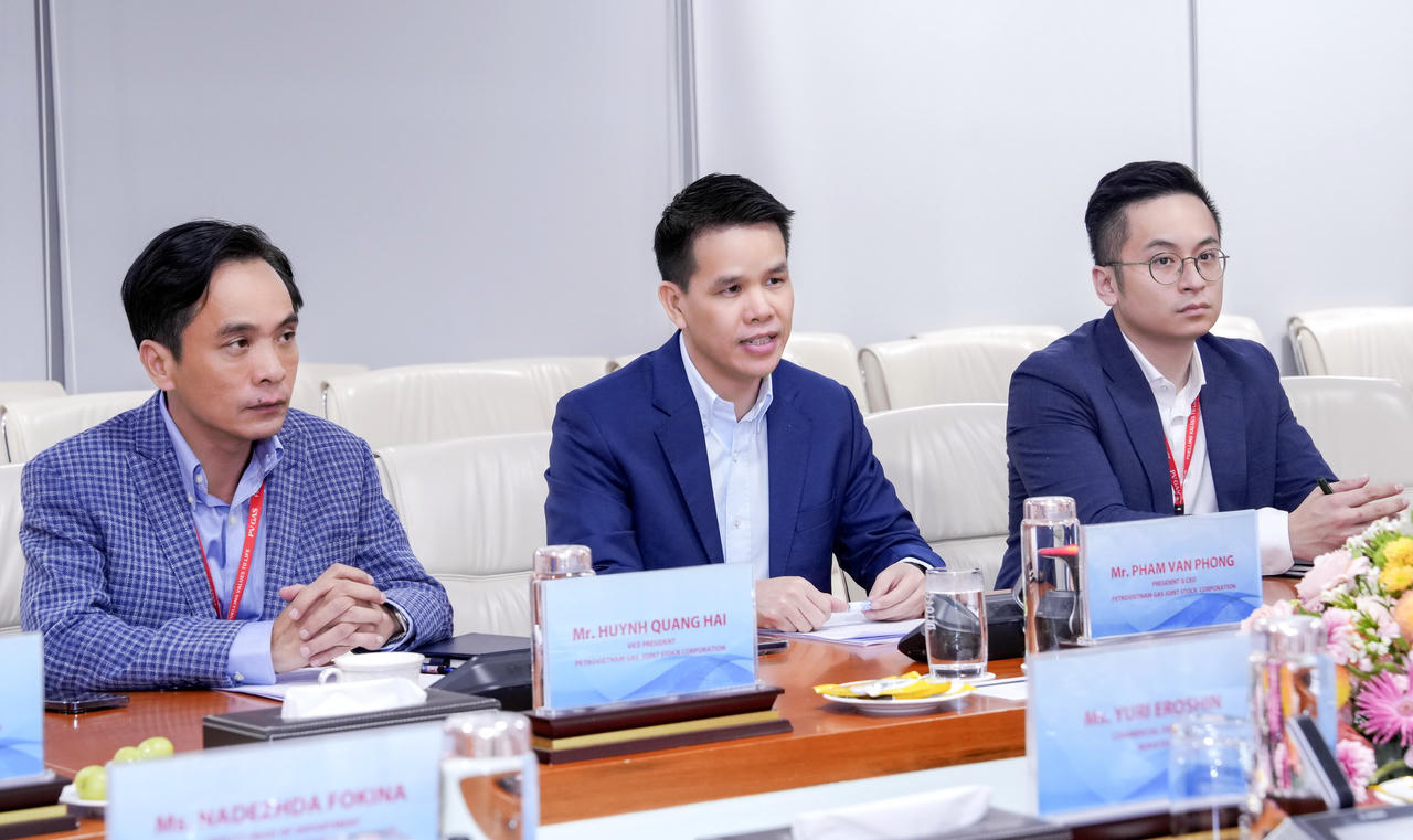 Đằng sau chuyến tàu chở khí LNG trị giá 800 tỷ đồng đầu tiên sắp cập bến Việt Nam