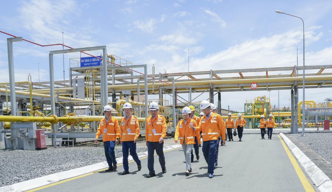 PV GAS sinh nhật tuổi 33