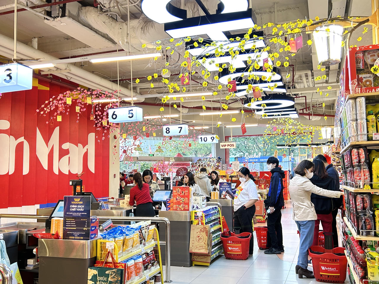 Hàng loạt sản phẩm Tết tại WinMart khuyến mãi 50%