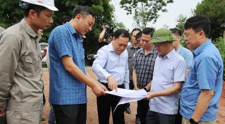 Chủ tịch UBND tỉnh Lạng Sơn kiểm tra Dự án nâng cấp đoạn Km18 - Km80 Quốc lộ 4B