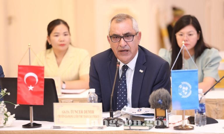 Lãnh đạo UBND tỉnh Lạng Sơn làm việc với đoàn chuyên gia UNESCO