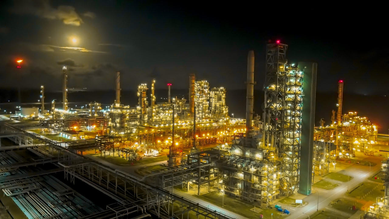 Đảm bảo nguồn nguyên liệu cho Nhà máy lọc dầu Dung Quất