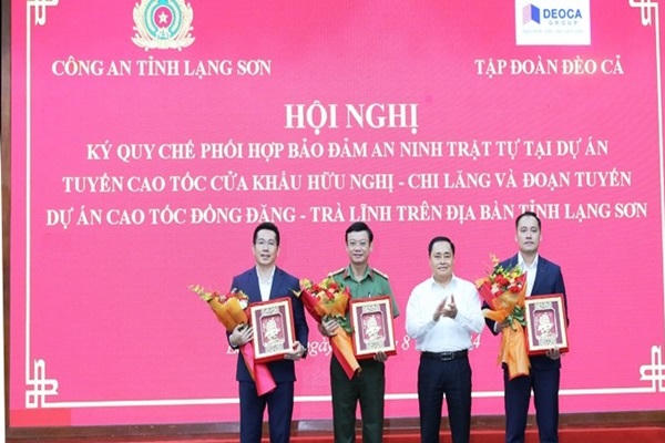 Công an tỉnh Lạng Sơn và nhà đầu tư ký kết phối hợp bảo đảm an ninh trật tự tại hai dự án cao tốc