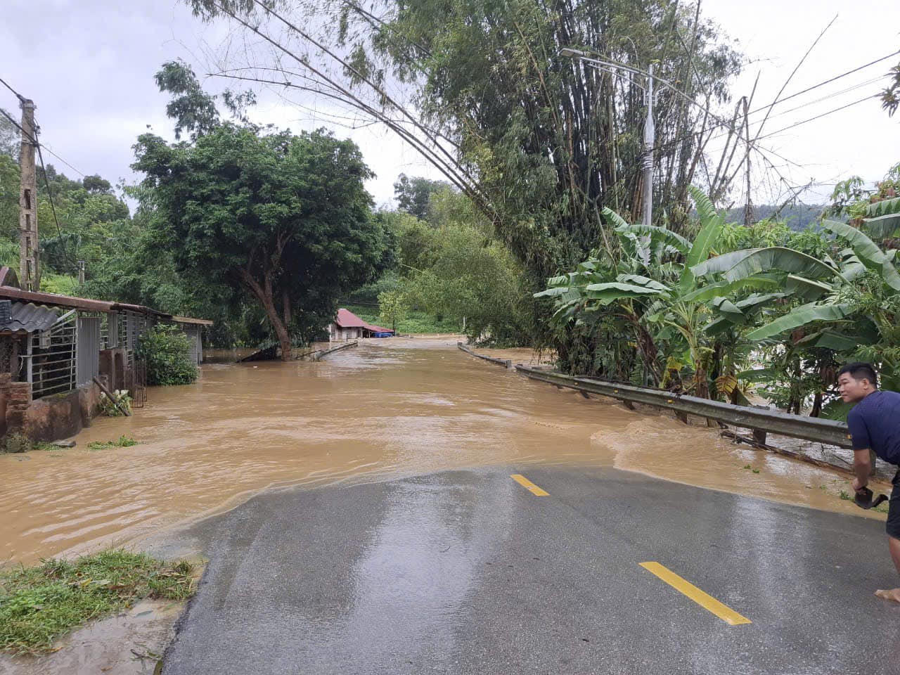 Ngập úng, sạt lở nghiêm trọng tại Lạng Sơn