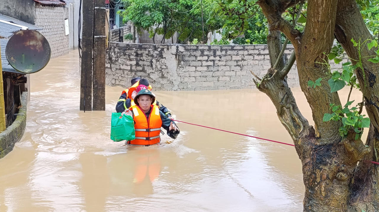 Ngập úng, sạt lở nghiêm trọng tại Lạng Sơn