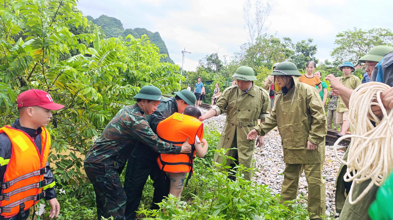 Ngập úng, sạt lở nghiêm trọng tại Lạng Sơn