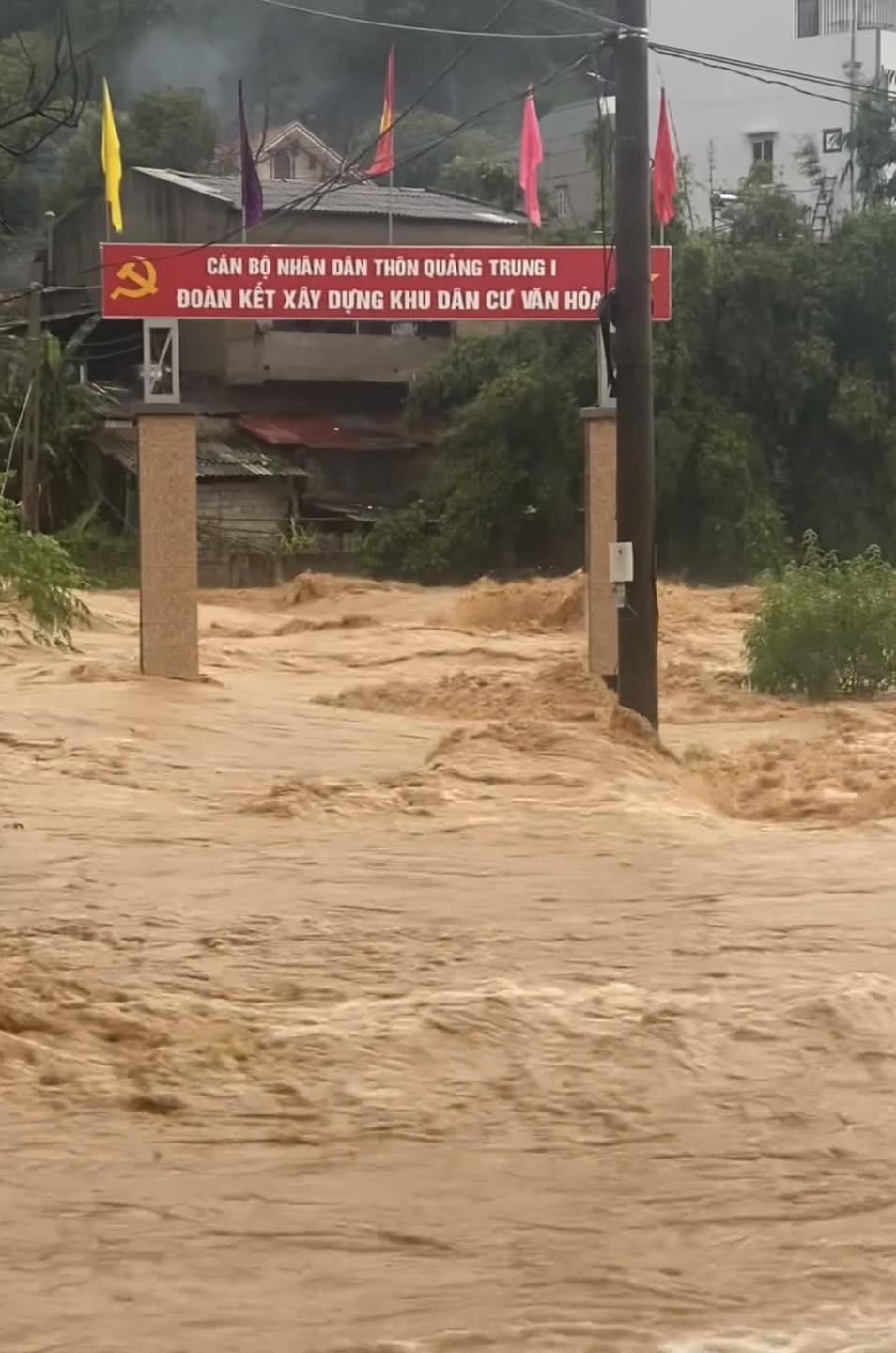 Ngập úng, sạt lở nghiêm trọng tại Lạng Sơn