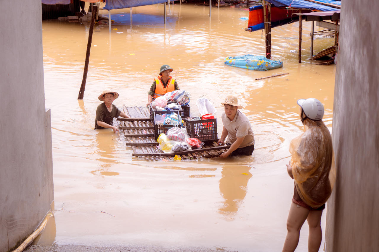 Ngập úng, sạt lở nghiêm trọng tại Lạng Sơn