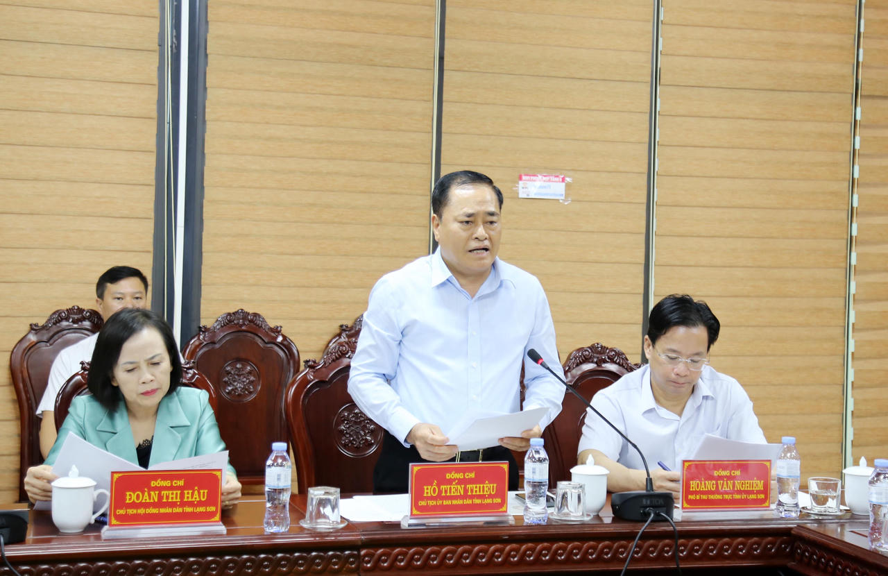 Phó Thủ tướng Hồ Đức Phớc kiểm tra xây dựng cửa khẩu thông minh tại Lạng Sơn