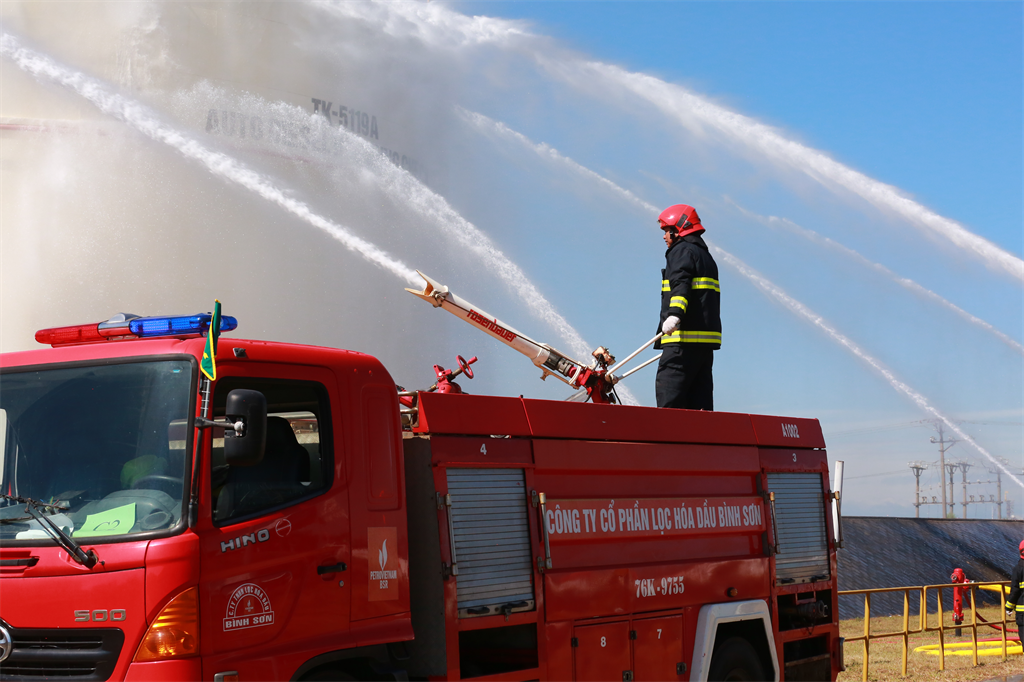 Phòng cháy chữa cháy ở Nhà máy lọc dầu Dung Quất đảm bảo an toàn mức cao nhất