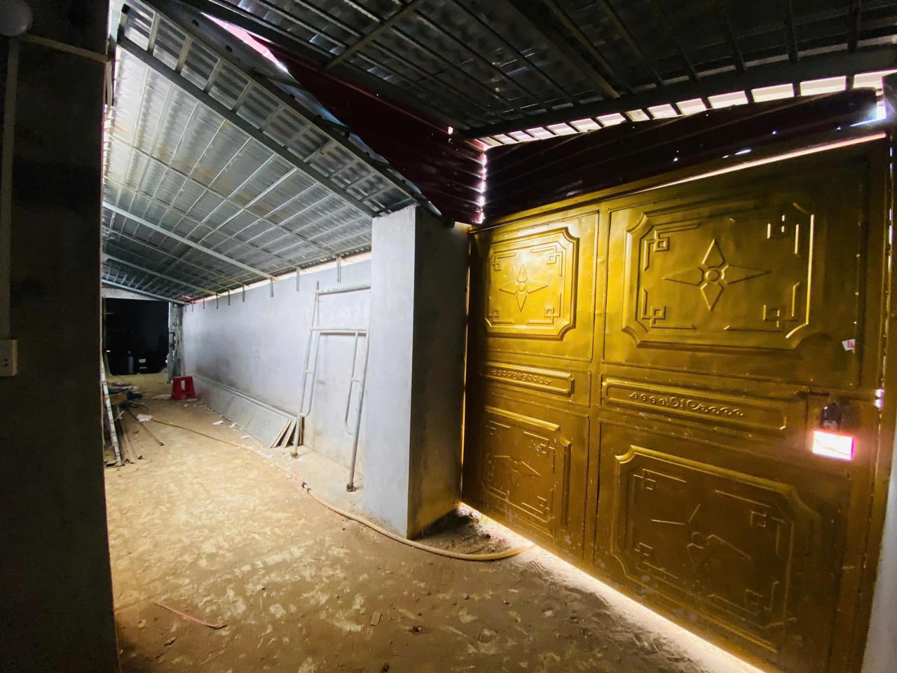 Phá sới bạc dưới đường hầm dài hàng trăm mét