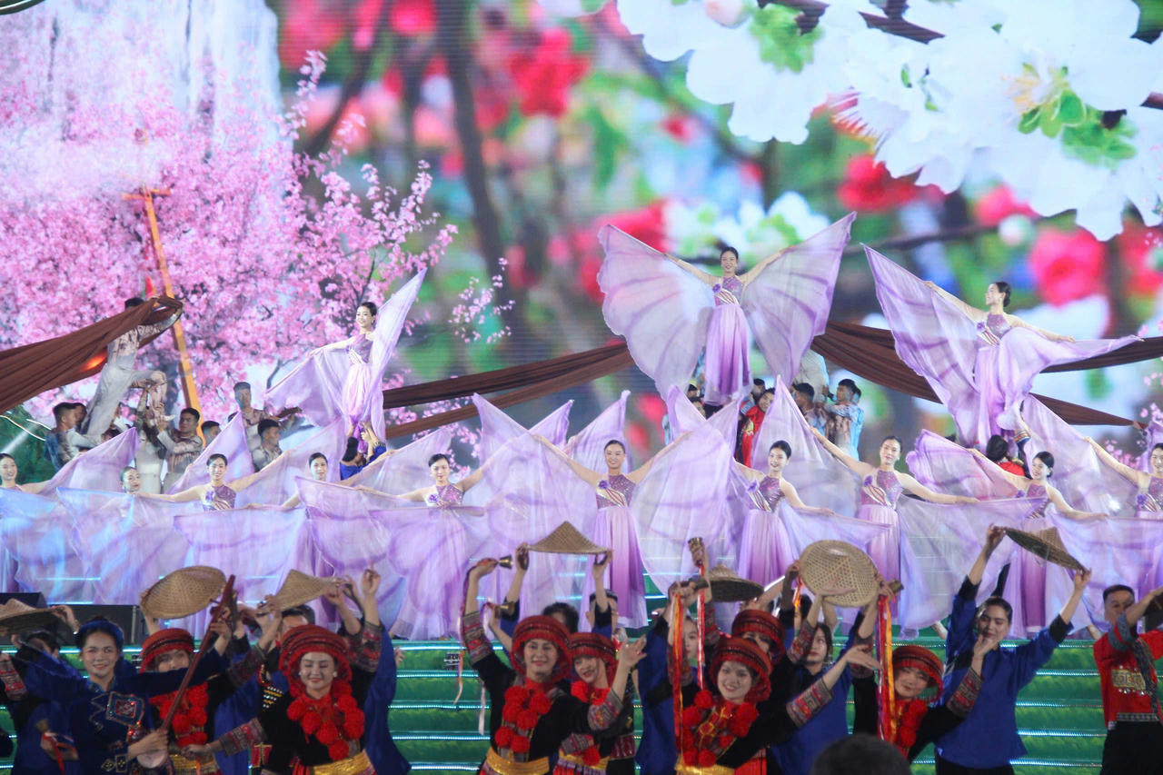 Khai mạc Ngày hội Văn hóa, Thể thao và Du lịch các dân tộc vùng Đông Bắc lần thứ XI