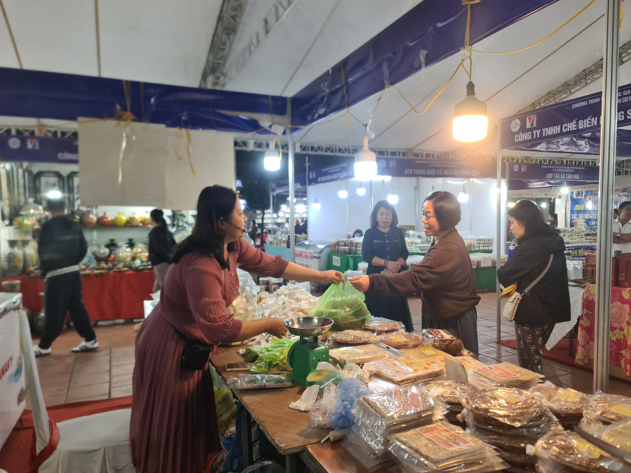 Đặc sắc hội chợ thương mại, du lịch quốc tế Việt - Trung