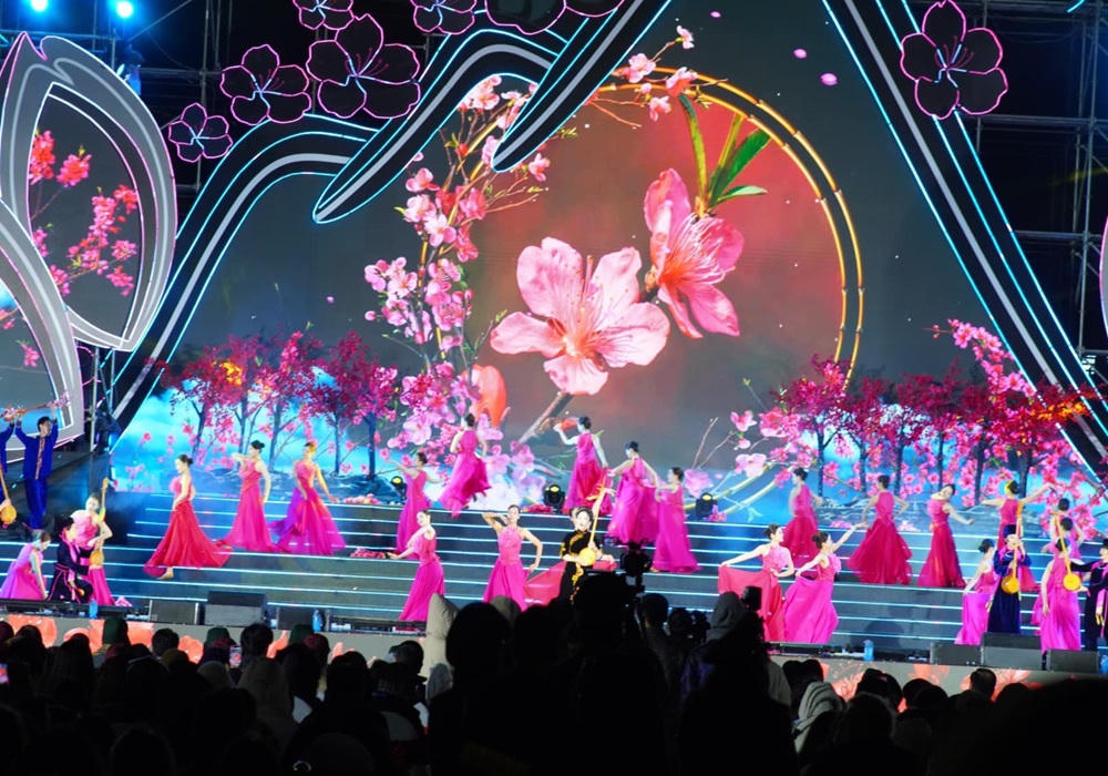 Tưng bừng khai mạc Lễ hội Hoa Đào Xứ Lạng