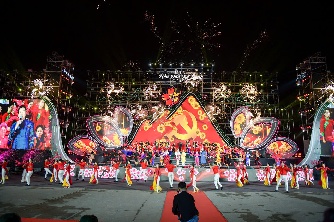 Tưng bừng khai mạc Lễ hội Hoa Đào Xứ Lạng