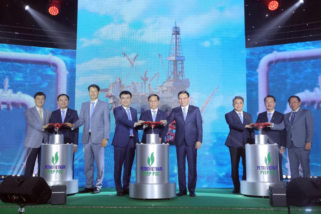 Mỏ Đại Hùng giai đoạn 3 đón dòng dầu thương mại đầu tiên: Bản lĩnh người lao động Petrovietnam