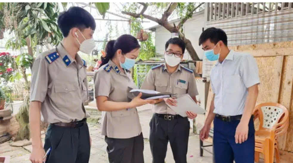 Những giọt nước mắt trong đêm của nữ Chi Cục trưởng đau đáu với nghề