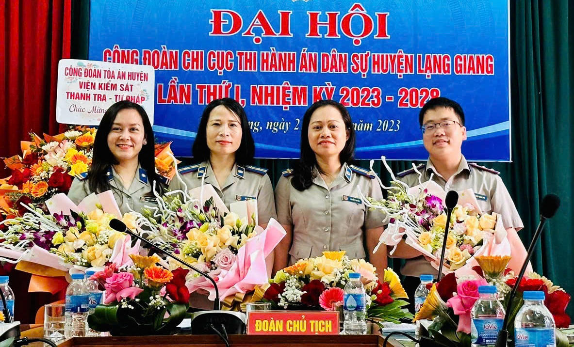 Những giọt nước mắt trong đêm của nữ Chi Cục trưởng đau đáu với nghề