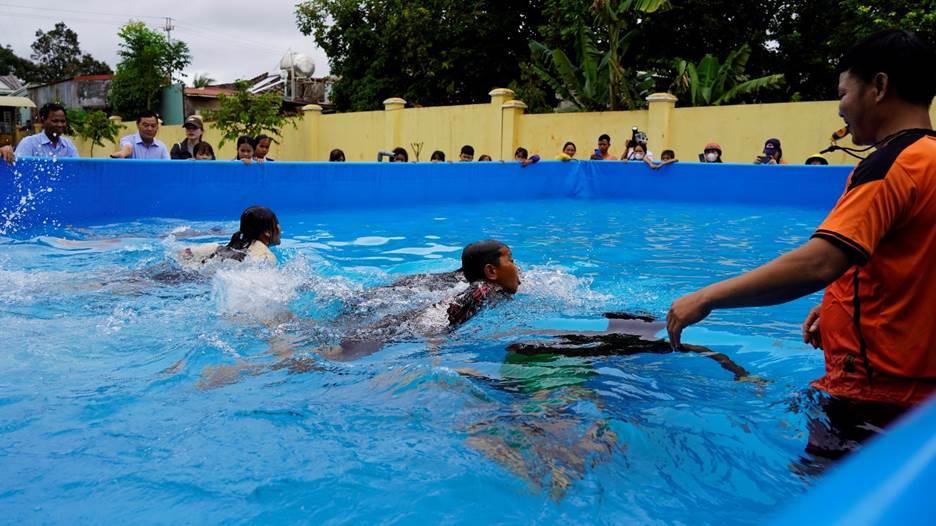 Quỹ Phát triển Tài năng Việt tặng hồ dạy bơi miễn phí tại Gia Lai