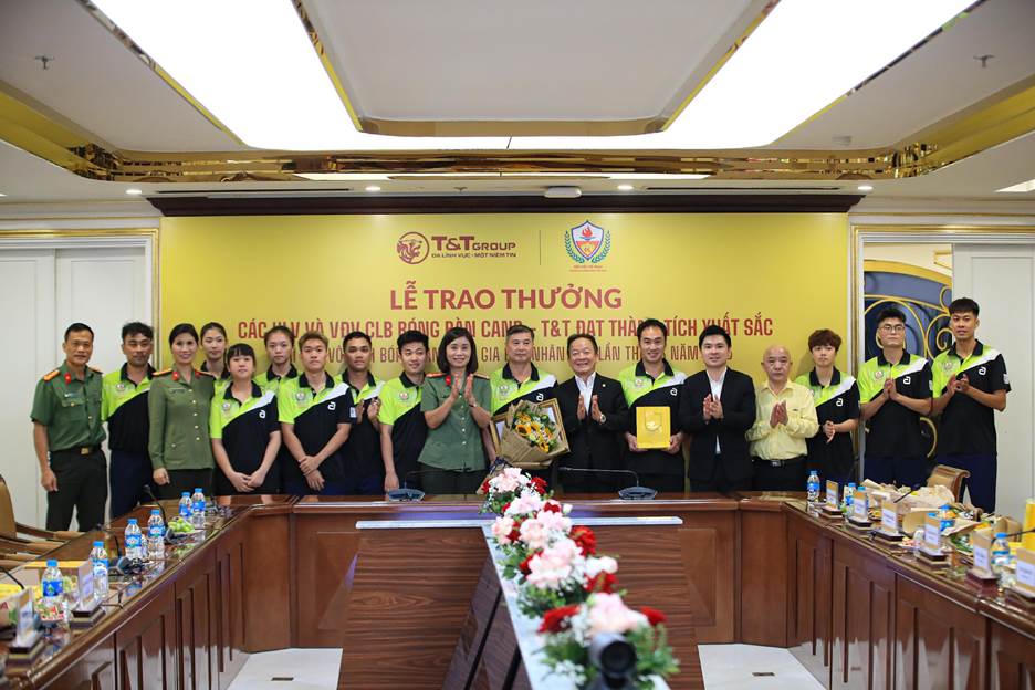 T&T Group thưởng hơn 1,2 tỷ đồng cho CLB Bóng bàn CAND - T&T 