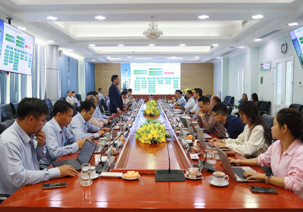 Lãnh đạo hai nhà máy lọc dầu tại Việt Nam họp bàn hợp tác